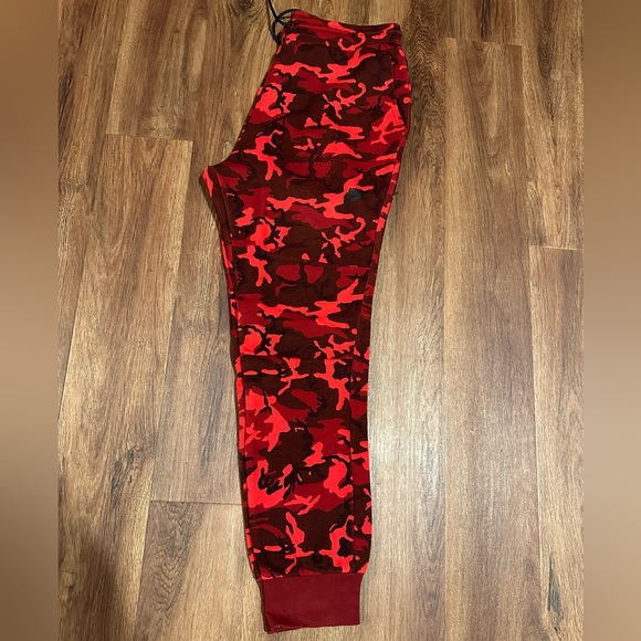 Nike Tech Fleece Camouflage Team Red/Black - Picture 2 of 2